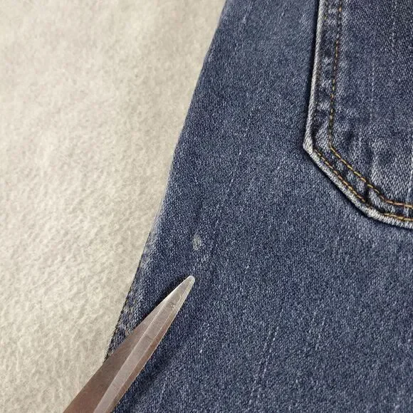 Vintage Eddie Bauer Shorts Mens 36 Blue Cargo Dark Wash Denim - Picture 3 of 10